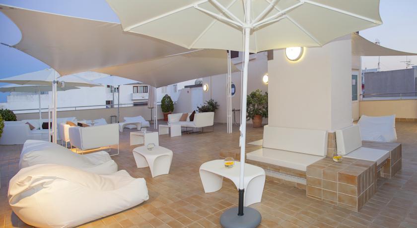 Aparthotel Duquesa Playa Santa Eularia des Riu Eksteriør bilde