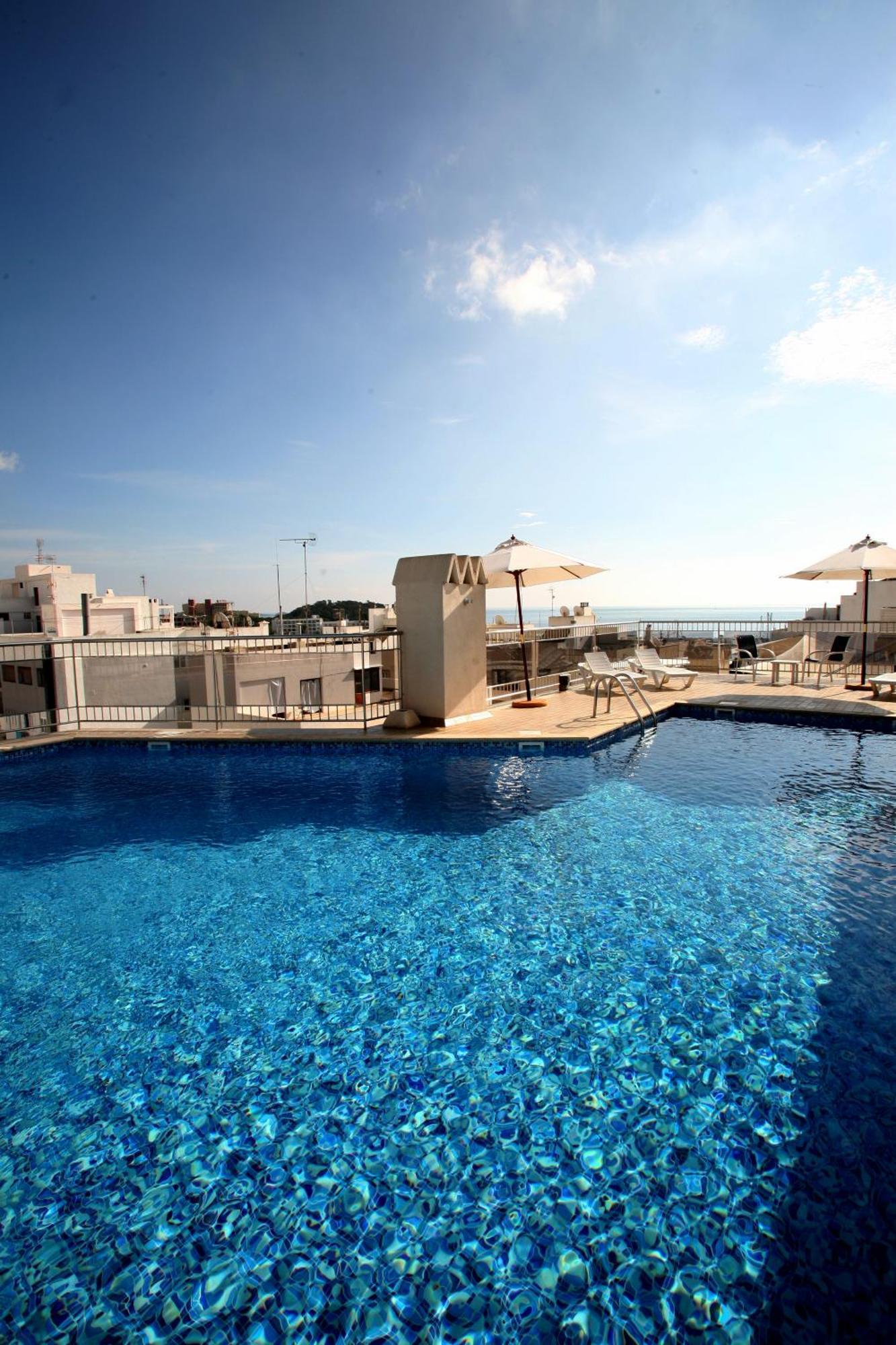 Aparthotel Duquesa Playa Santa Eularia des Riu Eksteriør bilde